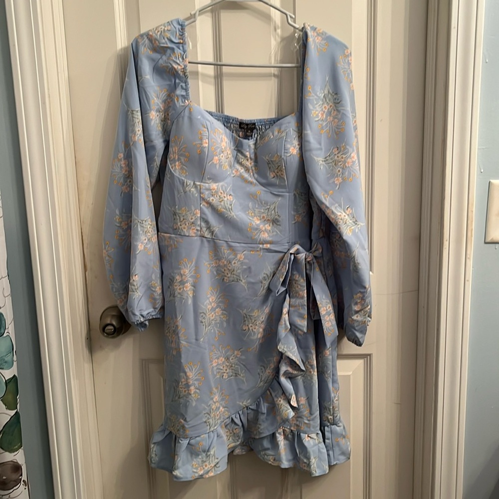 Light blue with flowers and a belt dress with corset like chest